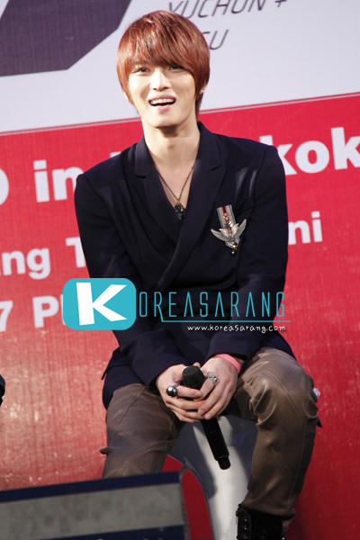 JYJ in Thailand 14-10-10:Jaejoong