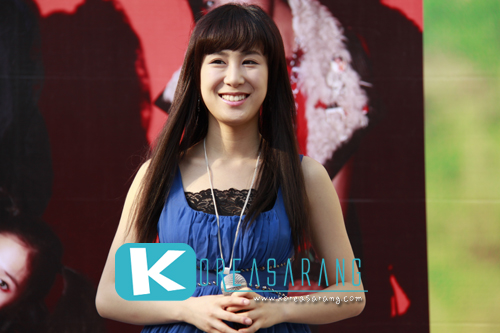 Zhang Li Yin in Thailand 20-03-10