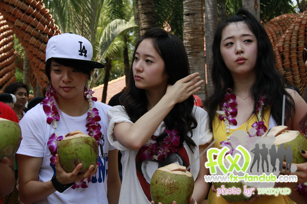  f(x) in Thailand 20-03-10:Amber,Krystal,Sulli