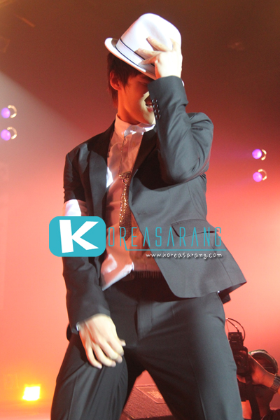 SHU-I in Thailand 18-07-10:Jinseok