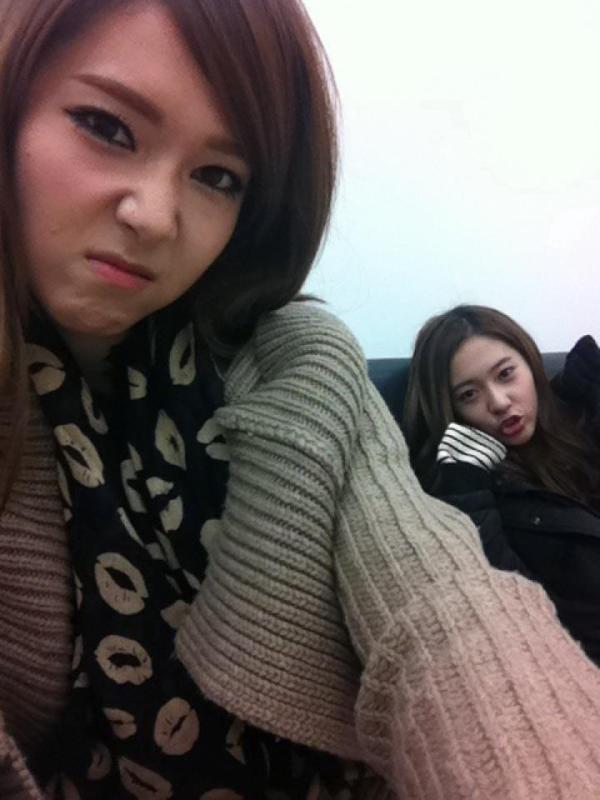 Jessica and Krystal New Selca Picture 111125