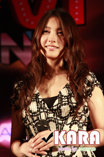 KARA in Thailand 05-04-10:Gyuri