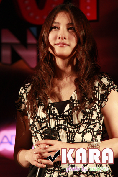 KARA in Thailand 05-04-10:Gyuri
