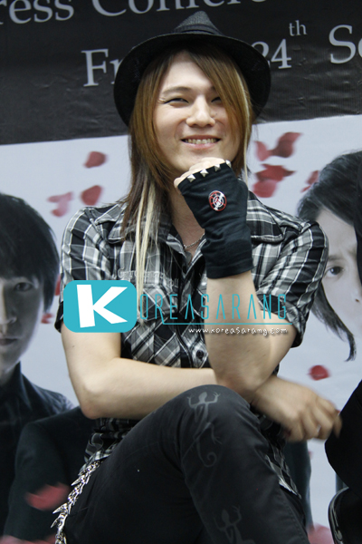 AUCIFER in Thailand 24-09-10:Yuki