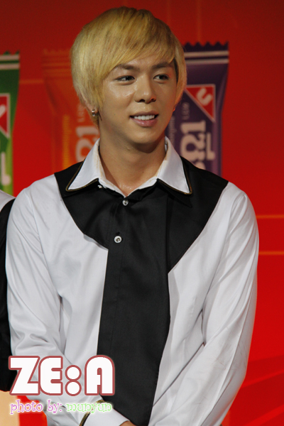 ZE:A in Thailand 29-07-10:Junyoung