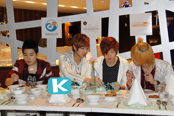 DNT in Thailand 17-12-09 : DNT Crazily Pretty with DAY fan live in Bangkok=>DNT