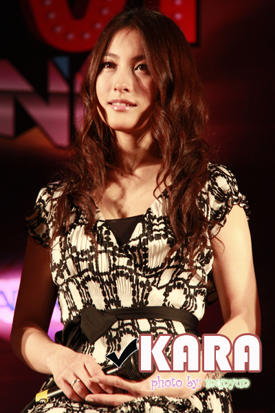 KARA in Thailand 05-04-10:Gyuri