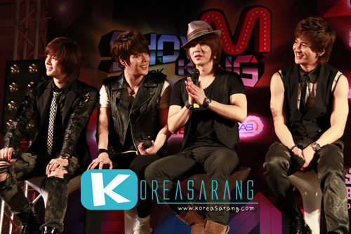 SUPERNOVA in Thailand 05-04-10:Sungje,Jihyuk,Yoonhak,Gwangsu