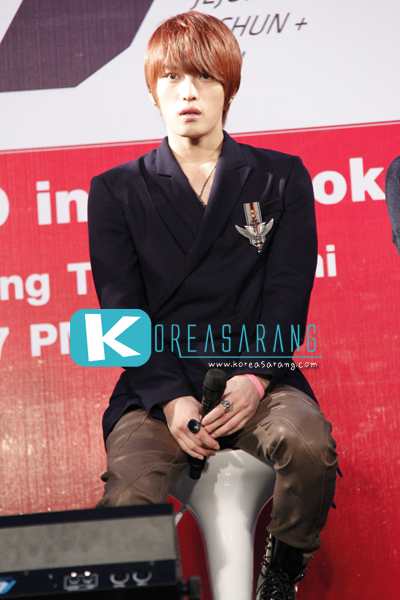 JYJ in Thailand 14-10-10:Jaejoong