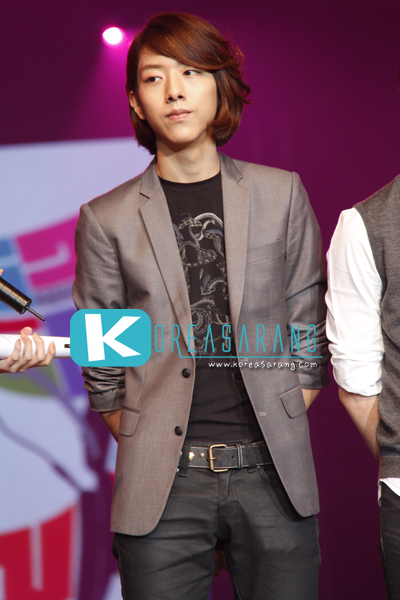 CNBLUE in Thailand 05-11-10:Jung Shin