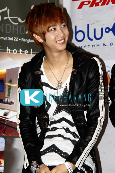 DNT in Thailand 17-12-09 : DNT Crazily Pretty with DAY fan live in Bangkok=>Dong Wook