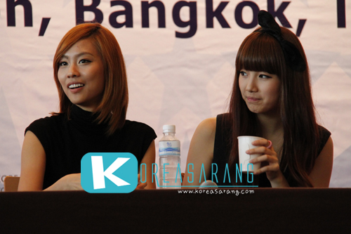 Miss A in Thailand (26-10-10):Fei,Suzy