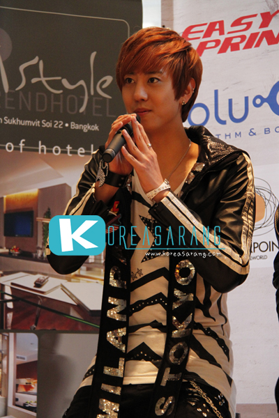 DNT in Thailand 17-12-09 : DNT Crazily Pretty with DAY fan live in Bangkok=>Dong Wook