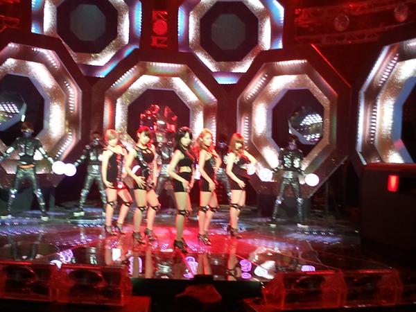 เวที 4 นาที ท่านี้มันกระจกชิมิ