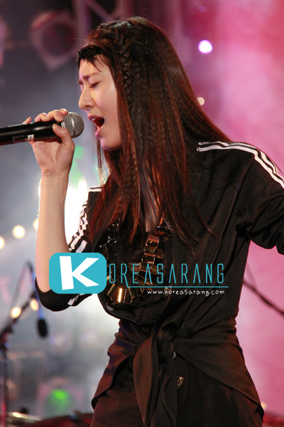 f(x) in Thailand 19-03-10:Krystal