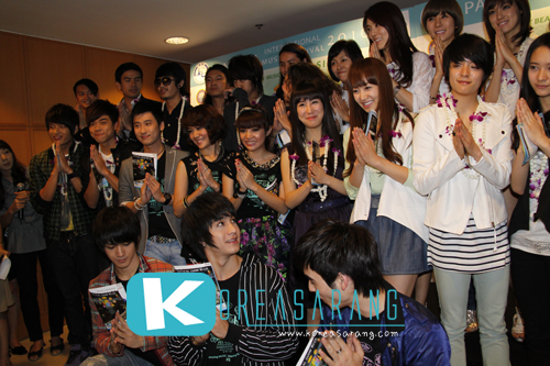 f(x) in Thailand 18-03-10:Victoria,Amber