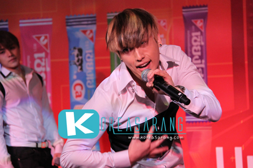 ZE:A in Thailand 29-07-10:Taeheon