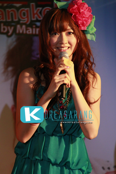 Berryz Kobo in Thailand 25-03-10:Yurina