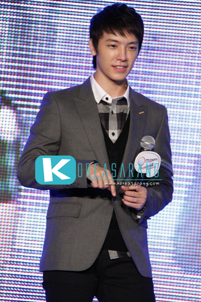 Maxim Contact Lens Surprise Celebration (Press Conference) 11-10-10:DongHae