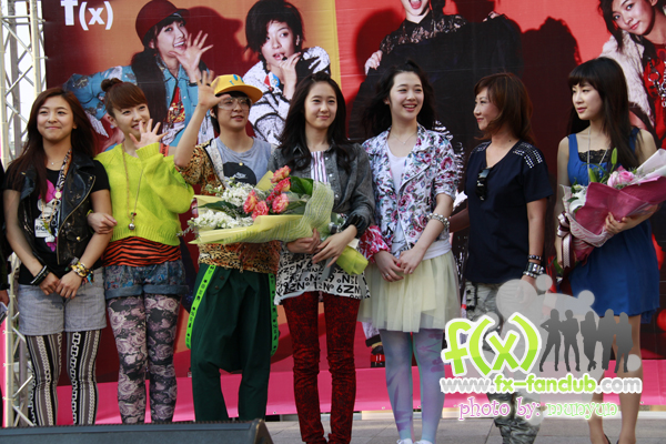f(x) in Thailand 20-03-10:Luna,Victoria,Amber,Krystal,Sulli