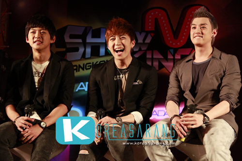 U-KISS in Thailand 05-04-10:Dongho,Soohyun,Eli