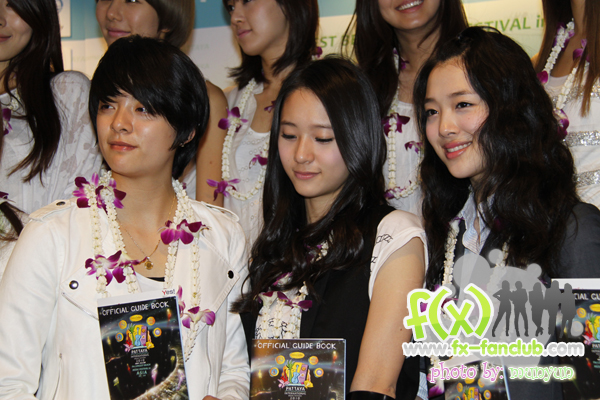 f(x) in Thailand 18-03-10:Amber,Krystal,Sulli