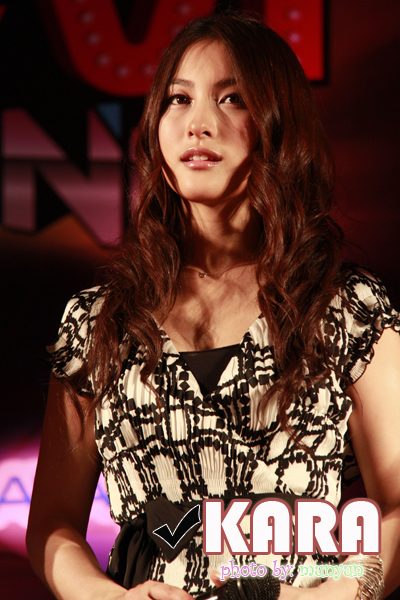 KARA in Thailand 05-04-10:Gyuri