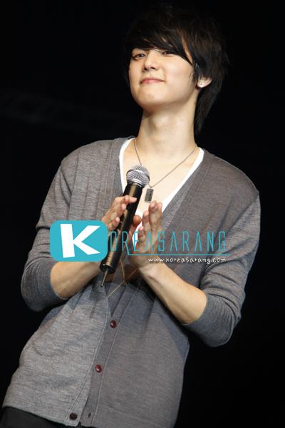 CNBLUE in Thailand 05-11-10:Min Hyuk