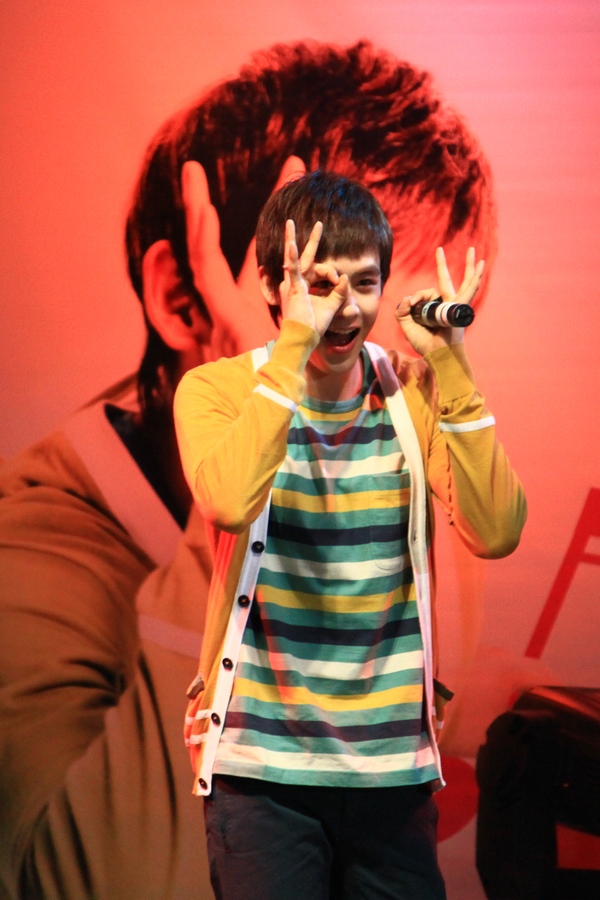 นิชคุน งาน susuki อะไรซักอย่าง ณ central festival phuket (ฮารูปนี้มาก)