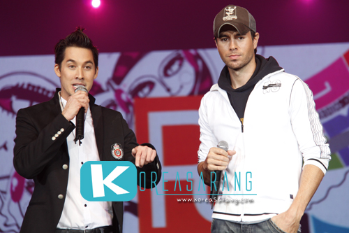 Enrique in Thailand 05-11-10