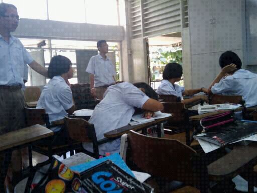 อาจารย์ออกแล้ว รอเรียนลูกเสือ