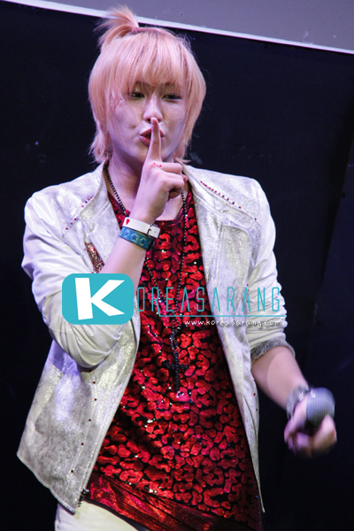 DNT in Thailand 19-12-09 : DNT Crazily Pretty with DAY fan live in Bangkok=>Joon Yong