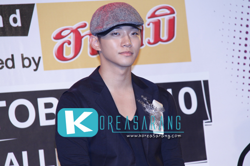Mnet Ultimate Press Conference 17-09-10:Junho(2PM)