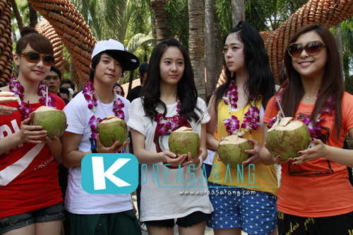 f(x) in Thailand 20-03-10:Victoria,Amber,Krystal,Sulli,Luna