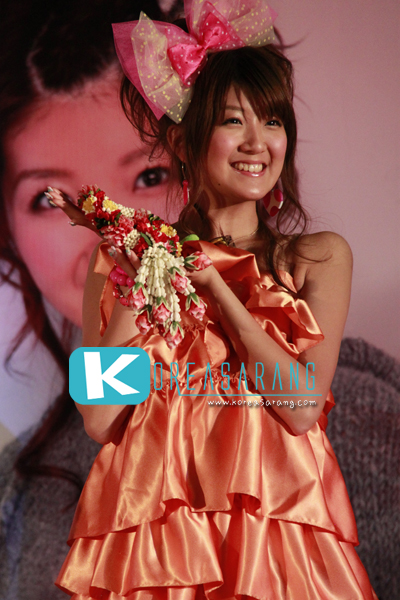 Berryz Kobo in Thailand 25-03-10:Chinami