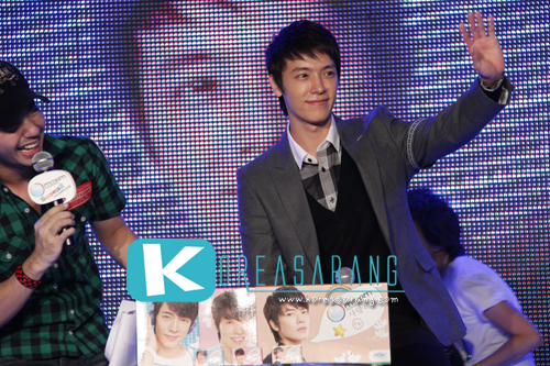Maxim Contact Lens Surprise Celebration (Press Conference) 11-10-10:DongHae