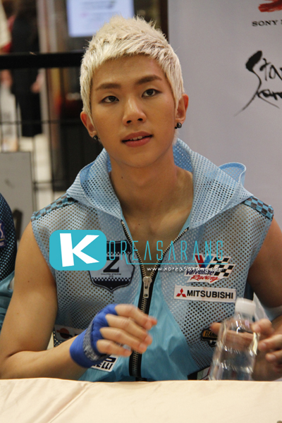 ZE:A in Thailand 29-07-10:Kevin