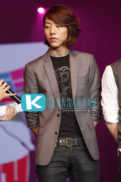 CNBLUE in Thailand 05-11-10:Jung Shin