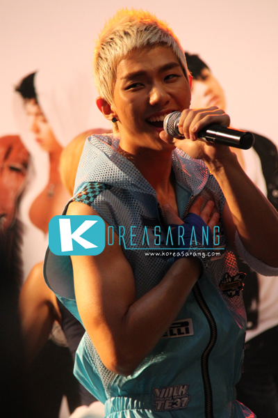 ZE:A in Thailand 29-07-10:Kevin