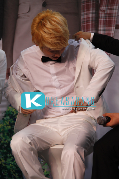 SHU-I in Thailand 16-07-10:Hyungjun