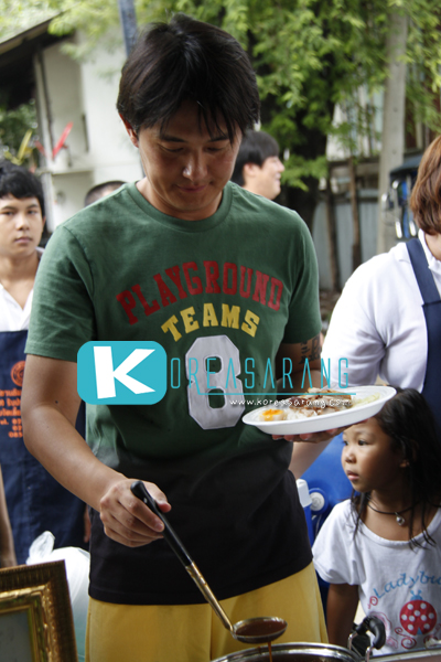 NORAZO in Thailand 12-09-10 (At Bannmahamek): Jobin