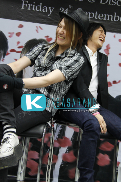 AUCIFER in Thailand 24-09-10:Yuki,Makoto