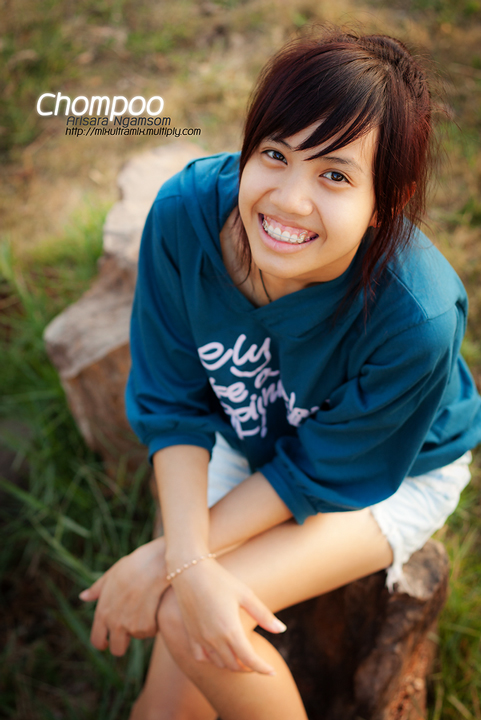 ไม่รู้จะรีทัชถุงใต้ตายังไง T.T (@chomwow)