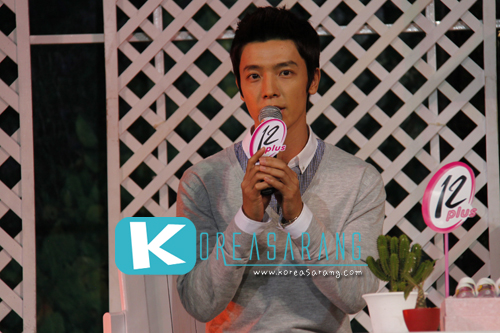 12 Plus Roll-on Press Conference 18-09-10:Donghae