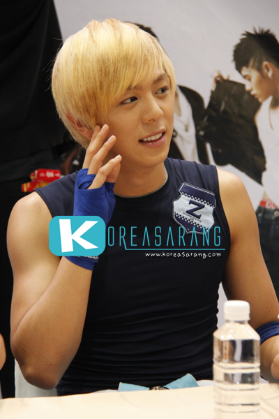 ZE:A in Thailand 29-07-10:Junyoung