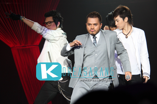 PD Radio Concert 05-11-10:วิทย์ (AF)