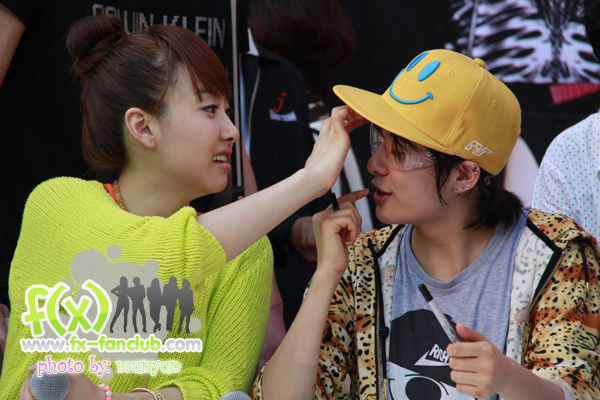 f(x) in Thailand 20-03-10:Victoria,Amber