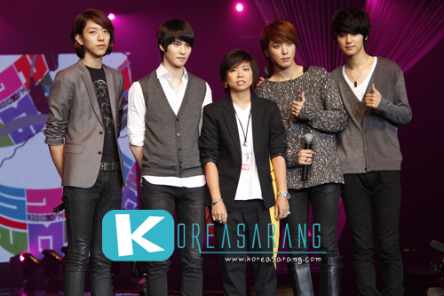 CNBLUE in Thailand 05-11-10