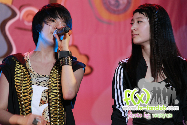 f(x) in Thailand 19-03-10:Amber,Krystal