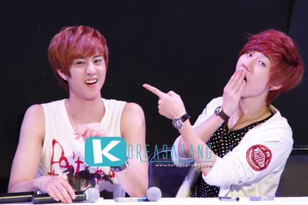 DNT in Thailand 17-12-09 : DNT Crazily Pretty with DAY fan live in Bangkok=>Dong Wook+Tae Ku